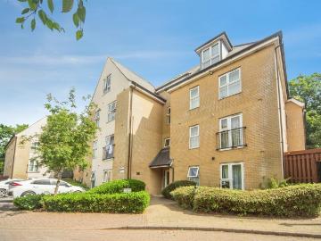 1 bedroom ground flat for sale