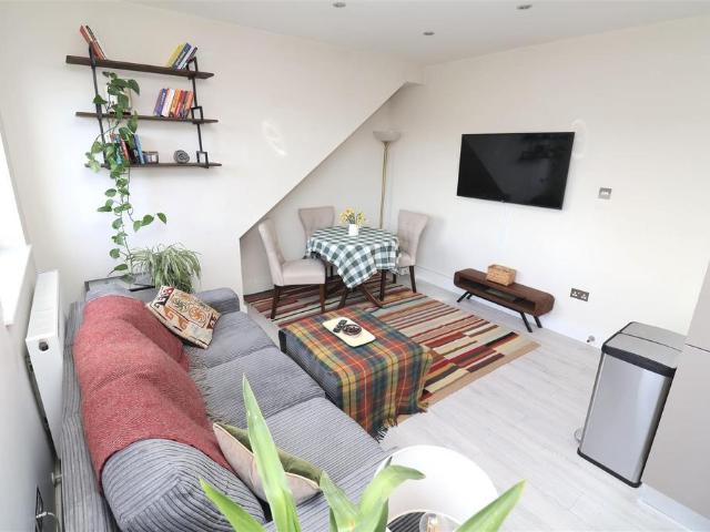 1 bedroom flat for sale