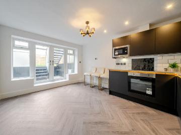 1 bedroom flat for sale