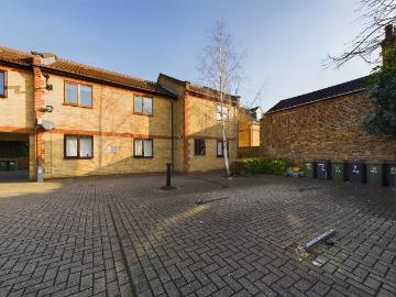 1 bedroom flat for sale