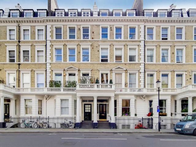 1 bedroom flat for sale