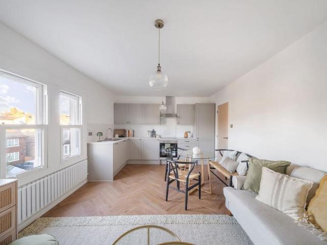 1 bedroom flat for sale