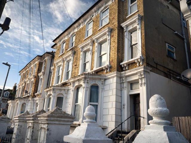 1 bedroom flat for sale