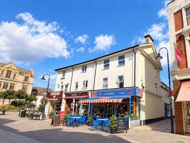 1 bedroom flat for sale