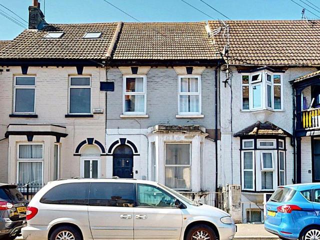 1 bedroom flat for sale