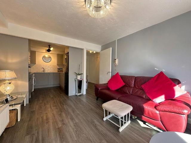 1 bedroom flat for sale