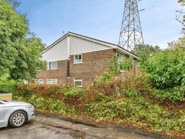 1 bedroom maisonette for sale