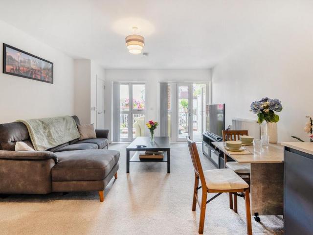 1 bedroom flat for sale
