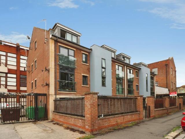 1 bedroom flat for sale