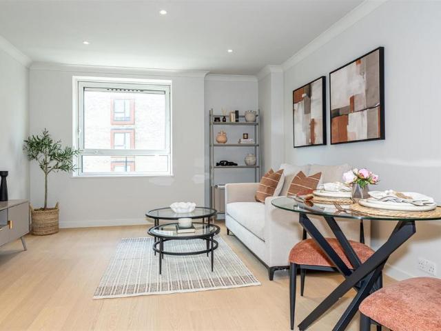 1 bedroom flat for sale