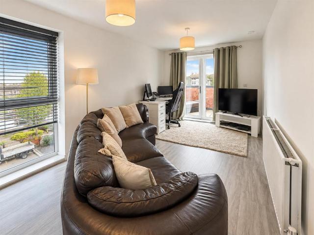 1 bedroom flat for sale