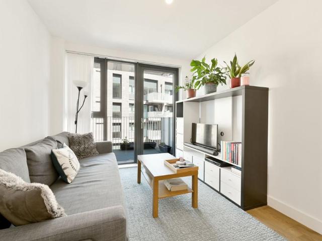 1 bedroom flat for sale