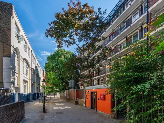 1 bedroom flat for sale