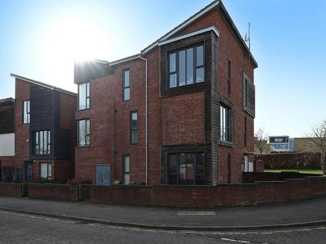 1 bedroom flat for sale