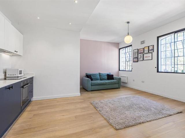 1 bedroom flat for sale