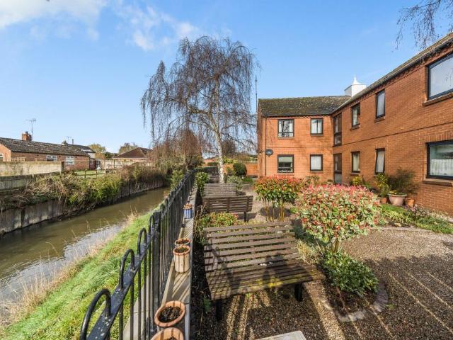 1 bedroom flat for sale