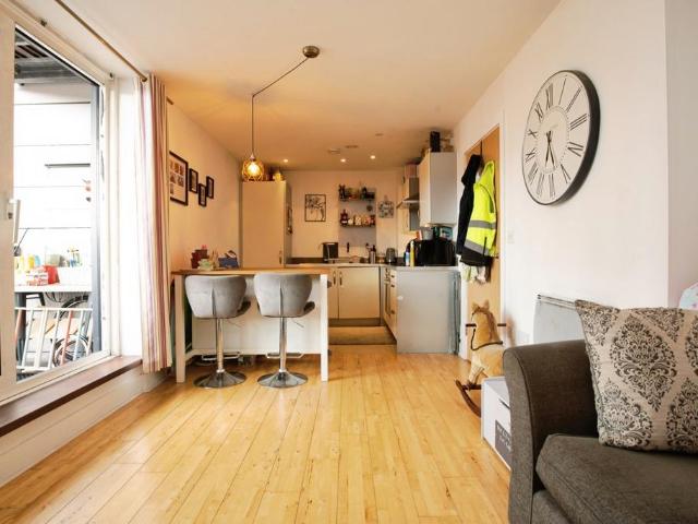 1 bedroom flat for sale