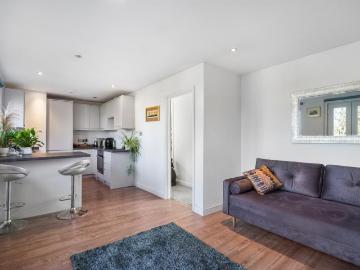1 bedroom flat for sale