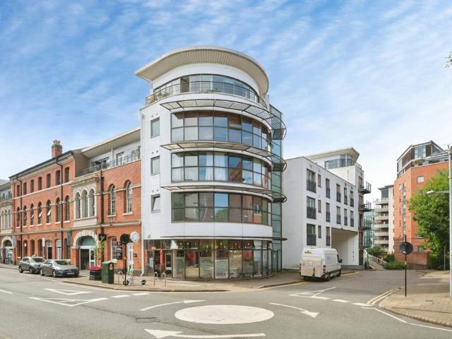 1 bedroom flat for sale