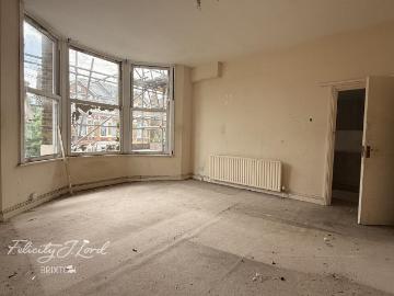 1 bedroom flat for sale