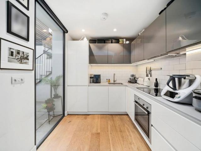 1 bedroom flat for sale