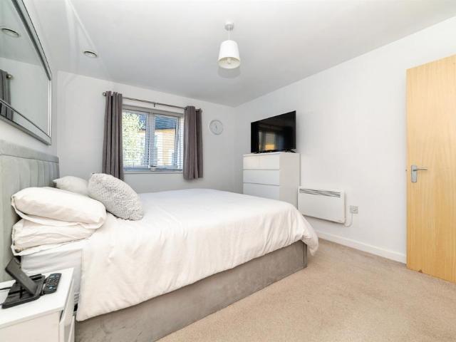 1 bedroom flat for sale