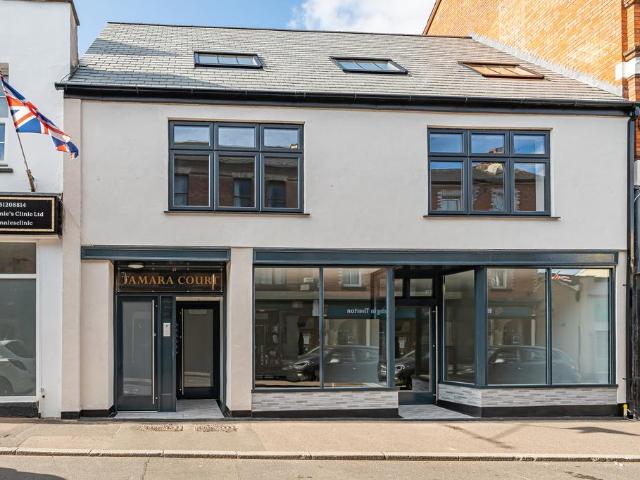 1 bedroom ground flat for sale