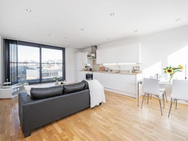 1 bedroom flat for sale