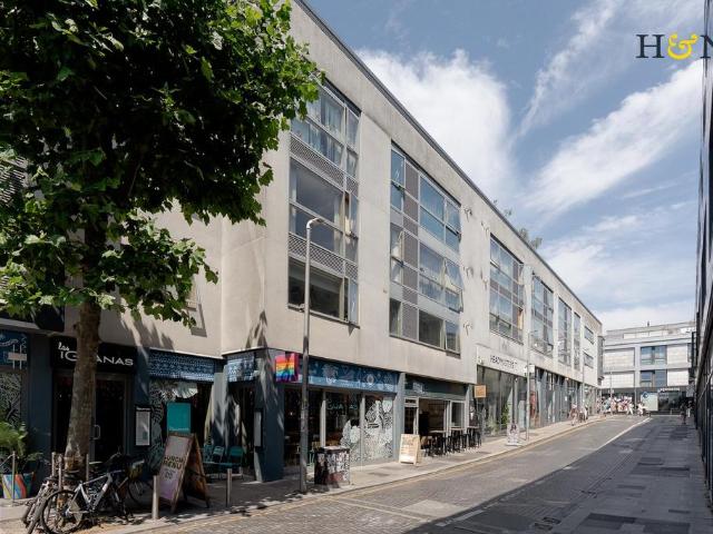 1 bedroom flat for sale