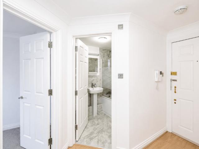 1 bedroom flat for sale