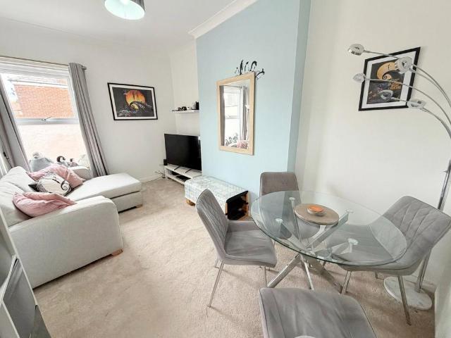 1 bedroom flat for sale