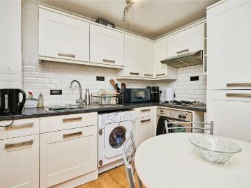 1 bedroom flat for sale