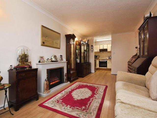1 bedroom flat for sale