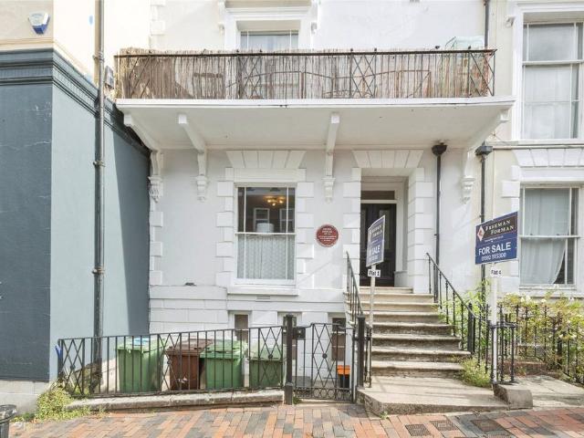 1 bedroom flat for sale