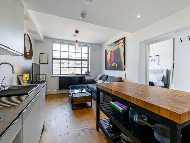 1 bedroom flat for sale
