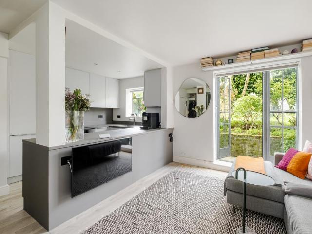 1 bedroom flat for sale