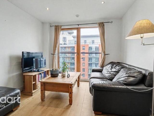 1 bedroom flat for sale