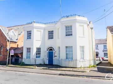 Cheltenham, Gloucestershire county, Southdowns