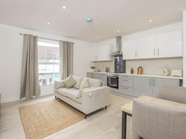 1 bedroom flat for sale
