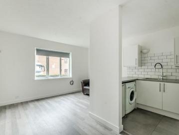 1 bedroom flat for sale