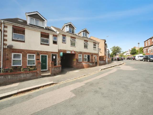 1 bedroom flat for sale