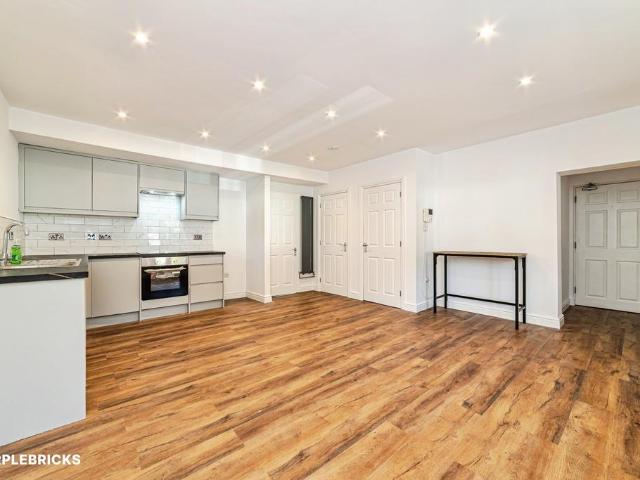 1 bedroom flat for sale