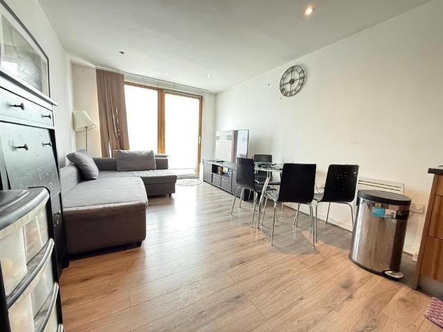 1 bedroom flat for sale
