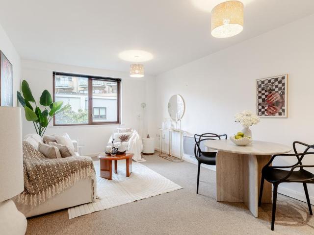 1 bedroom flat for sale