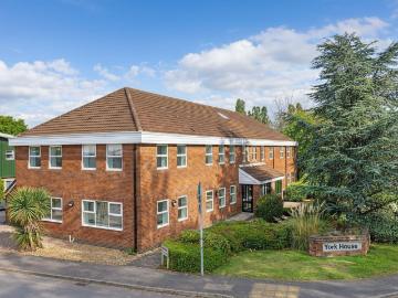 Flat for sale in North West Leicestershire - Equipped kitchen