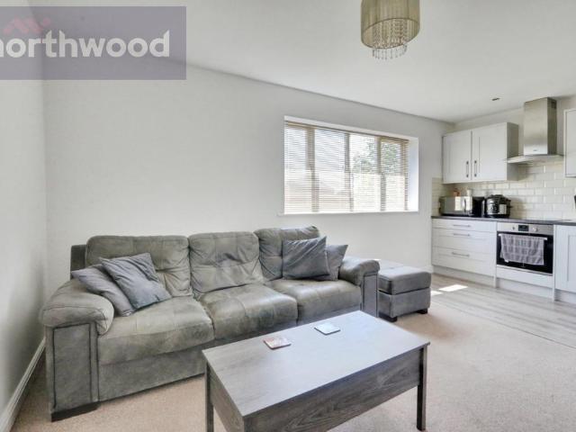 2 bedroom flat for sale