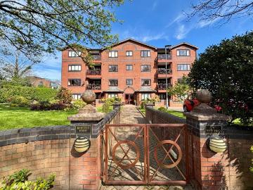 1 bedroom flat for sale