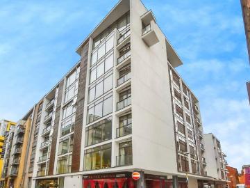 Crumpsall Manchester, M8 - Equipped kitchen