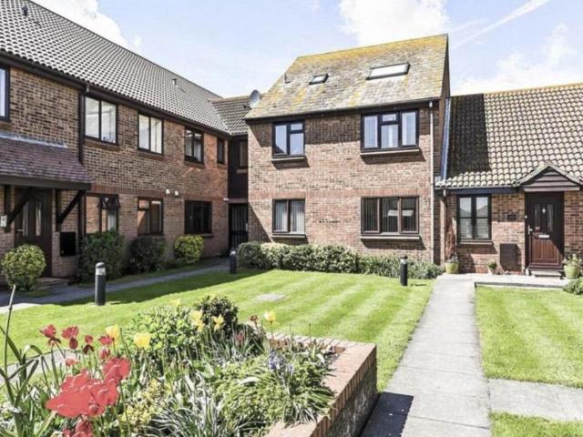 2 bedroom flat for sale