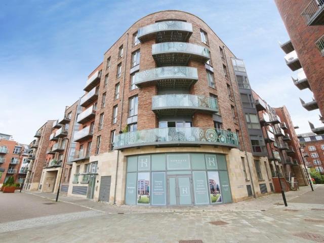 1 bedroom flat for sale
